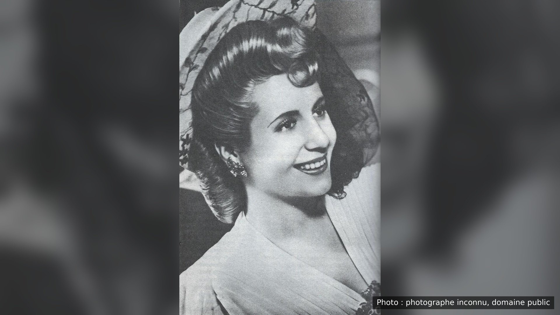 Eva Perón sur un portrait promotionnel, vers 1943