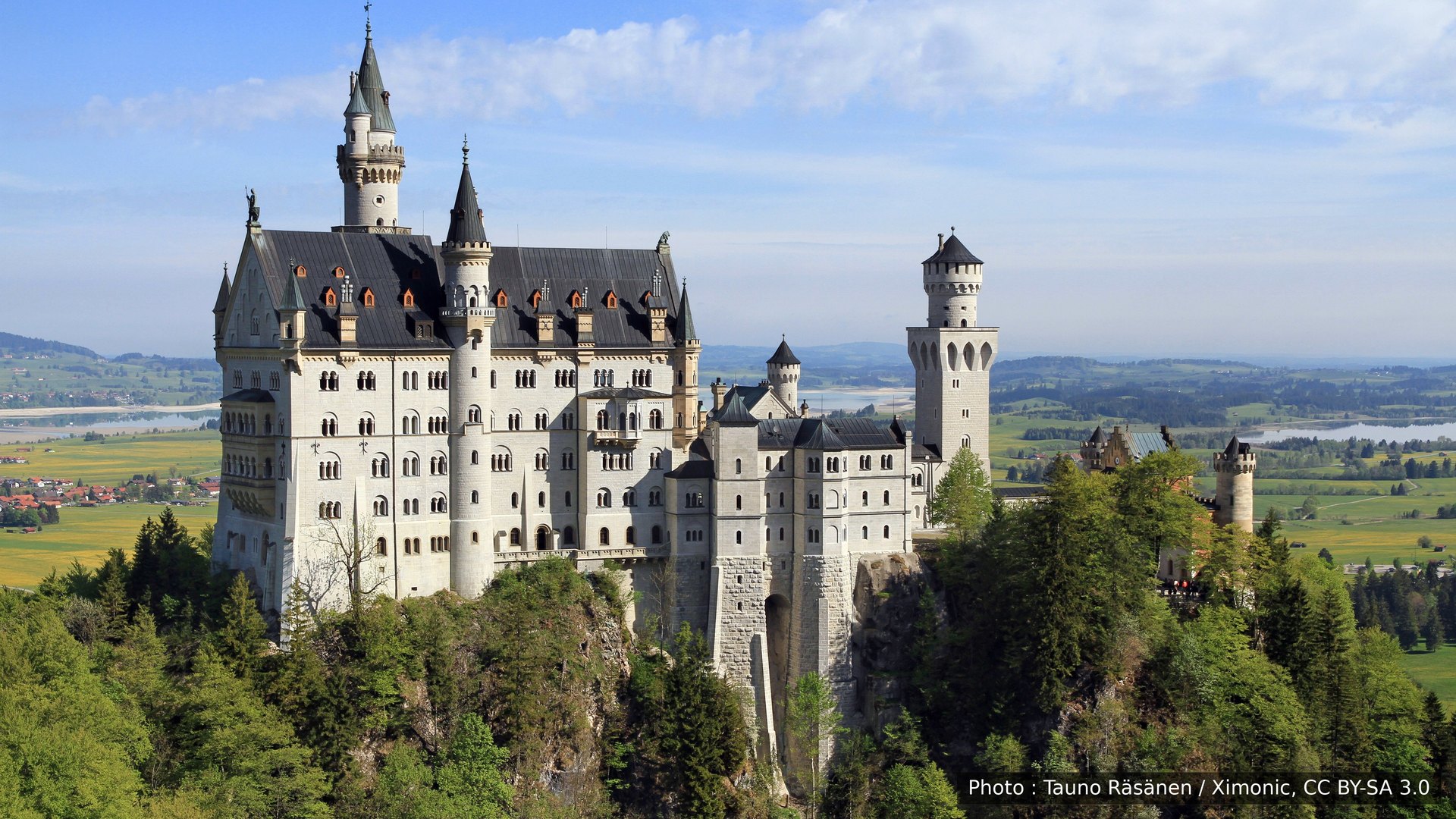 Le château de Neuschwanstein vu depuis le pont Marienbrücke