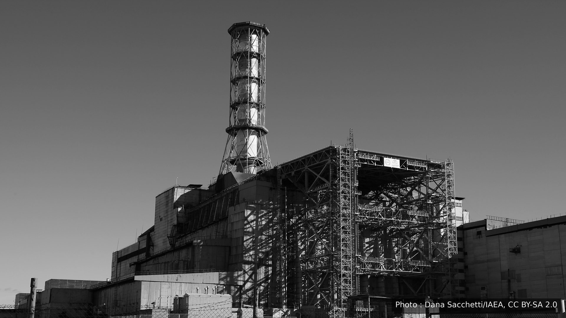 Le bâtiment endommagé du réacteur n° 4 de Tchernobyl