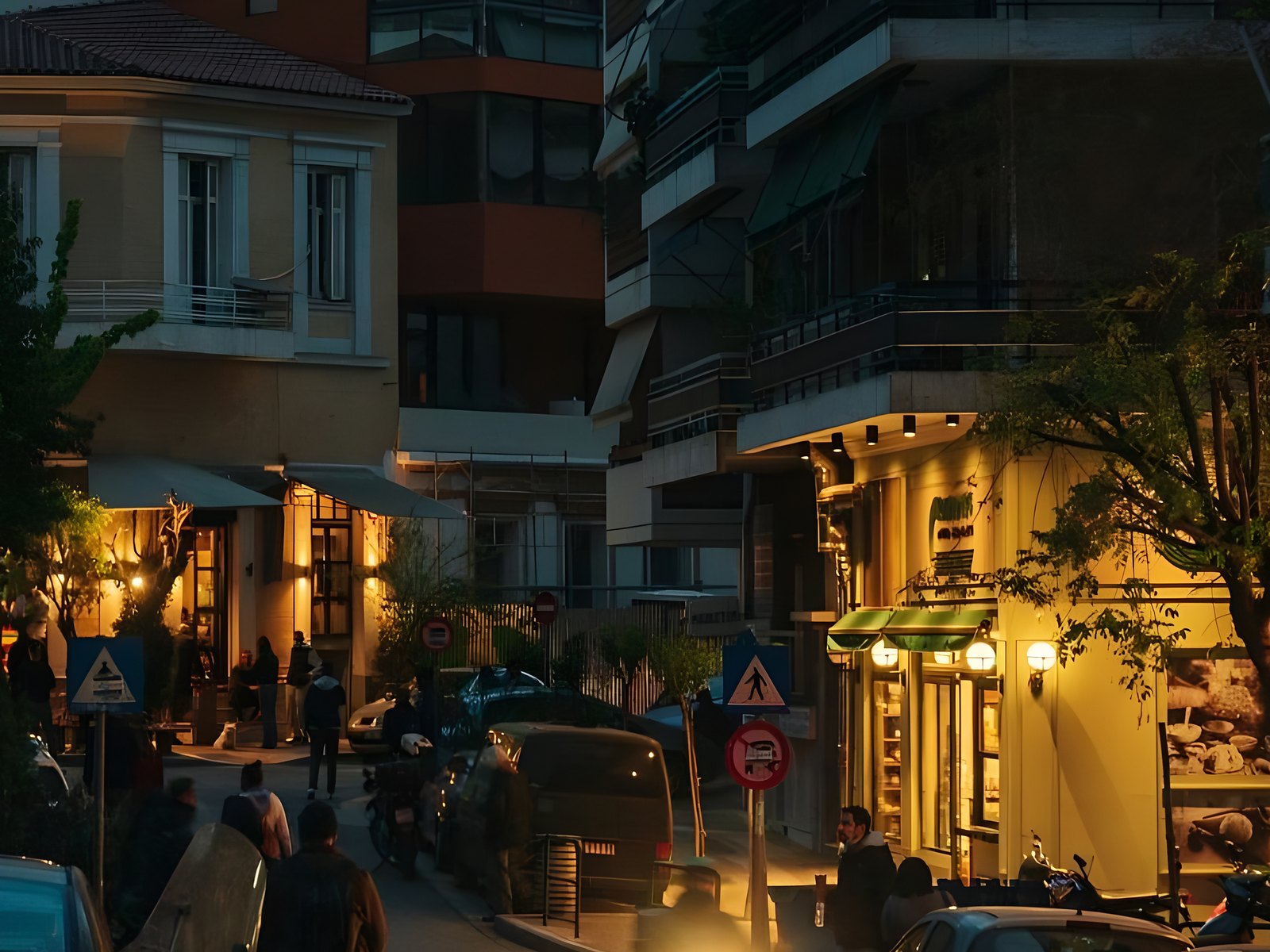 Les rues du centre s'animent à la nuit tombée